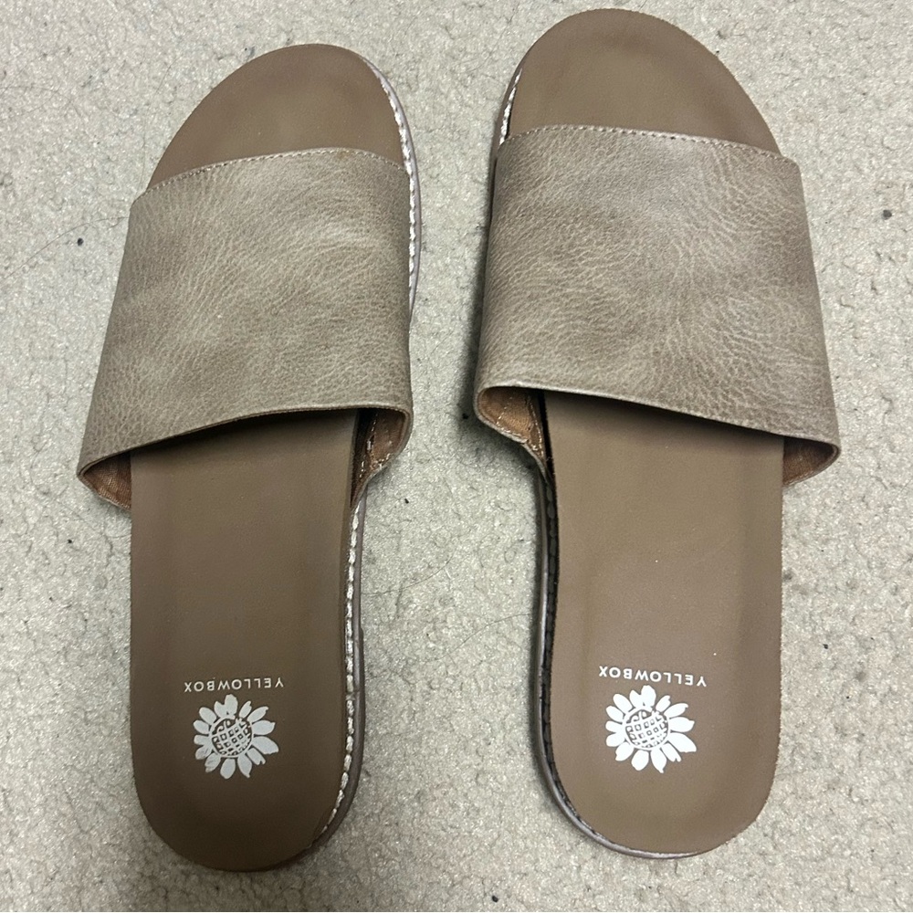 NWOT Yellowbox Taupe Leather Sandal Slip On